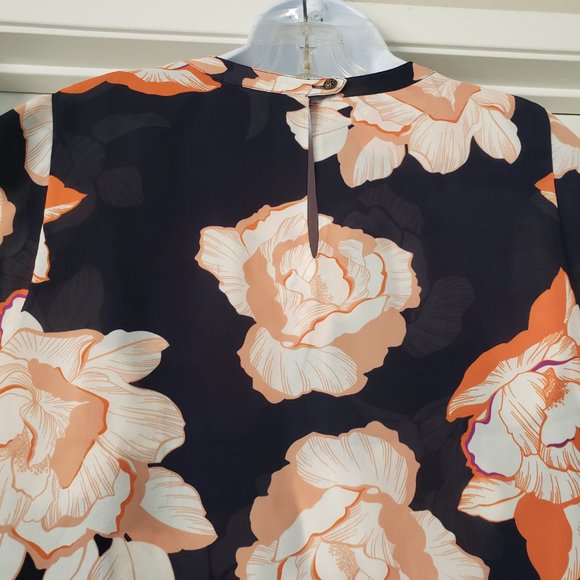 cabi Blouse Top Size M Chiffon Layer Bright Bold Floral Cap Sleeve Keyhole Back - Picture 6 of 7